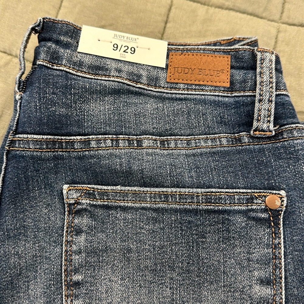 Judy Blue cropped wide-leg jeans, stretchy